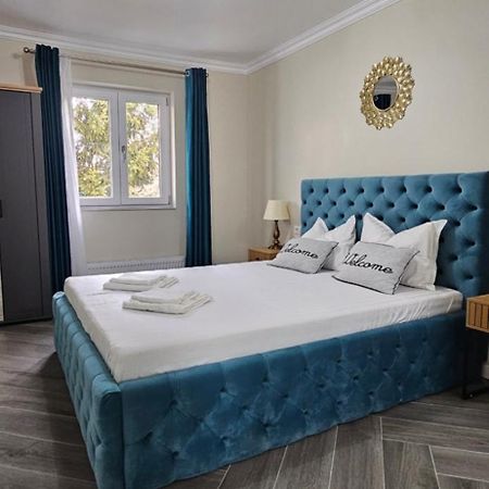Appartamento White Rezidence II Curtea de Argeş Esterno foto