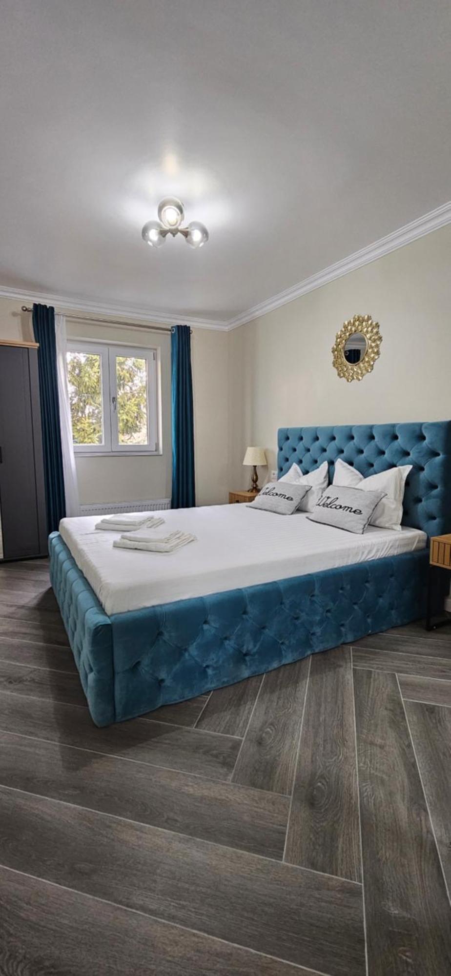 Appartamento White Rezidence II Curtea de Argeş Esterno foto